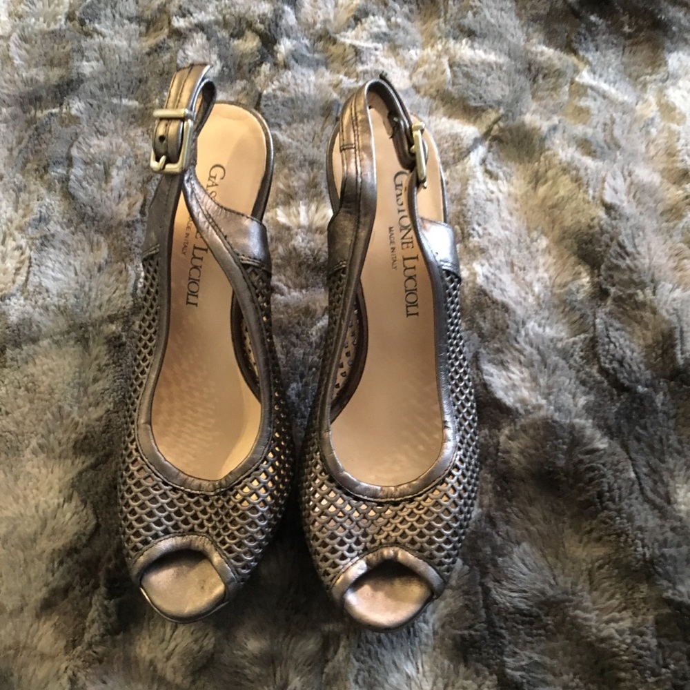 Women’s shoes